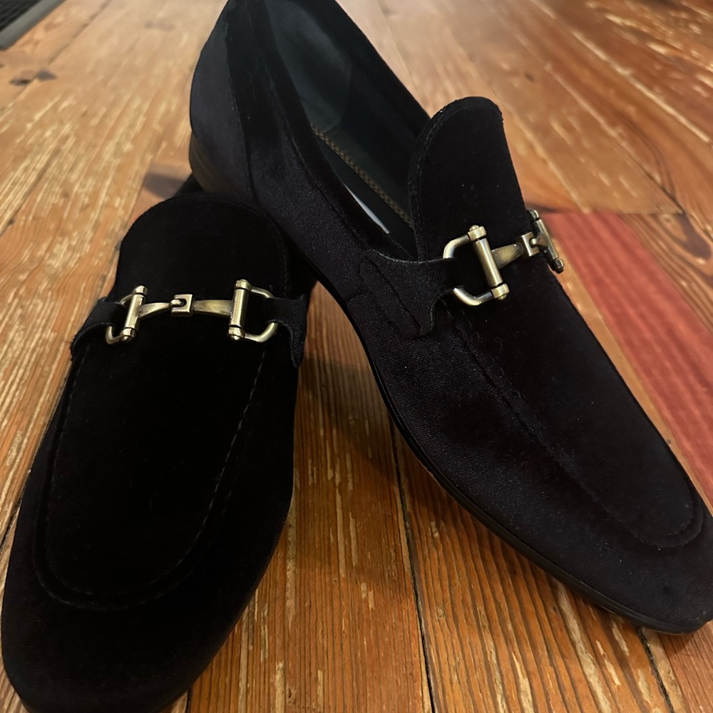 Men’s Never Worn Velvet Loafers!